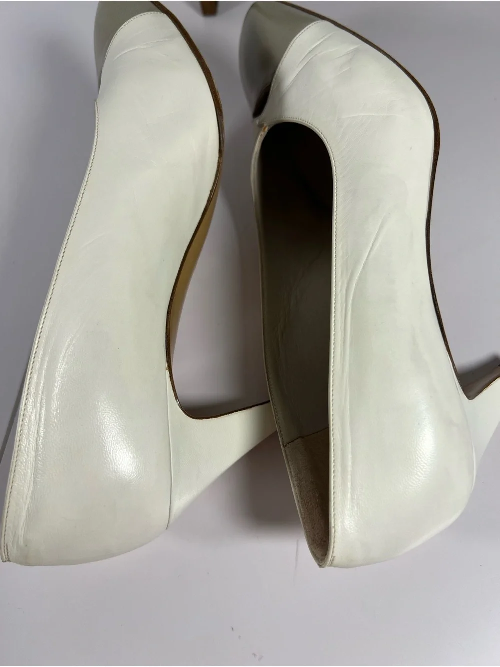 7248: Chanel Vintage Two Tone Leather Pumps Ivory Taupe 35.5